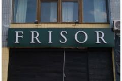Фасадная вывеска Frisor в Киеве